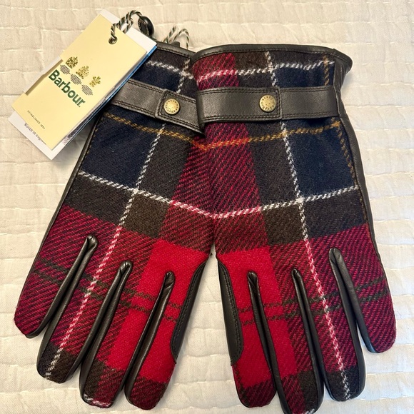 Barbour Other - NEW! Barbour Men's Tartan Plaid Gloves in Red and Black